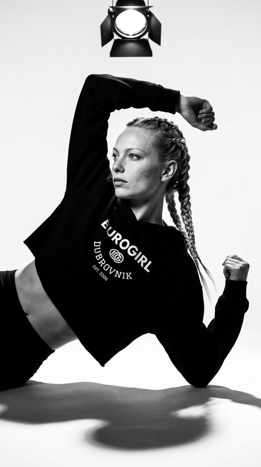 Euro girl - EG Cropped Hoodie
